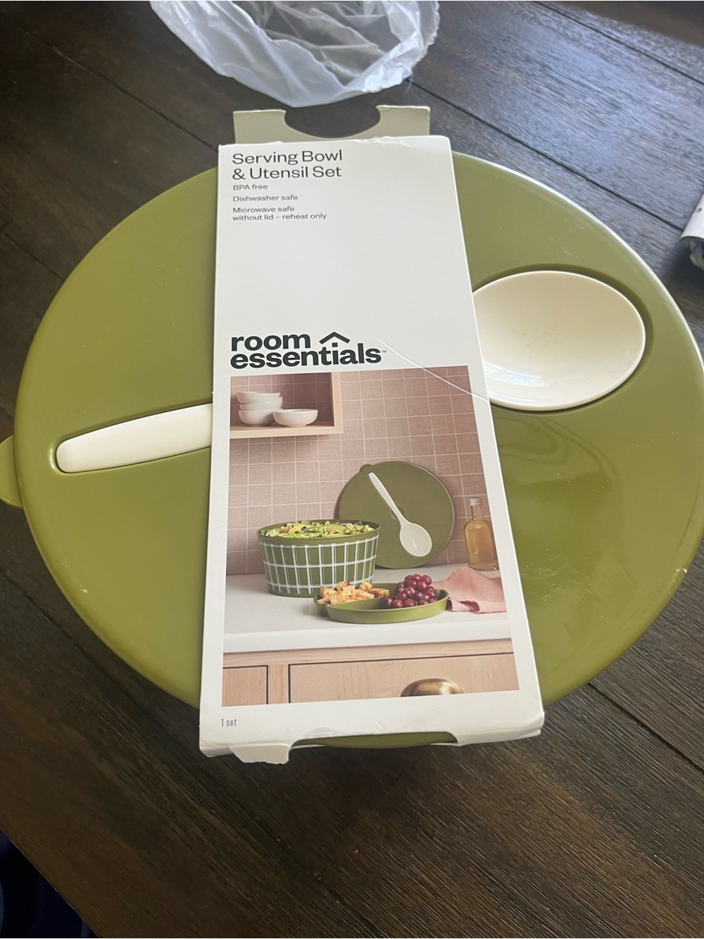 Room Essentials Serve Bowl with Lid and Utensil - Picture 2 of 2